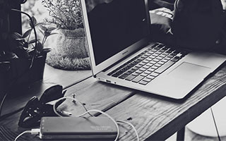 老年人不适宜多吃瓜子