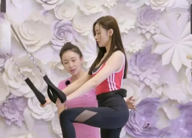 健身狂魔女艺人_张天爱健身日常_娱乐圈 健身 明星