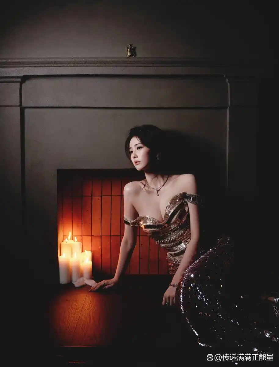 性感女明星讨论_女明星穿抹胸_身材焦虑女明星