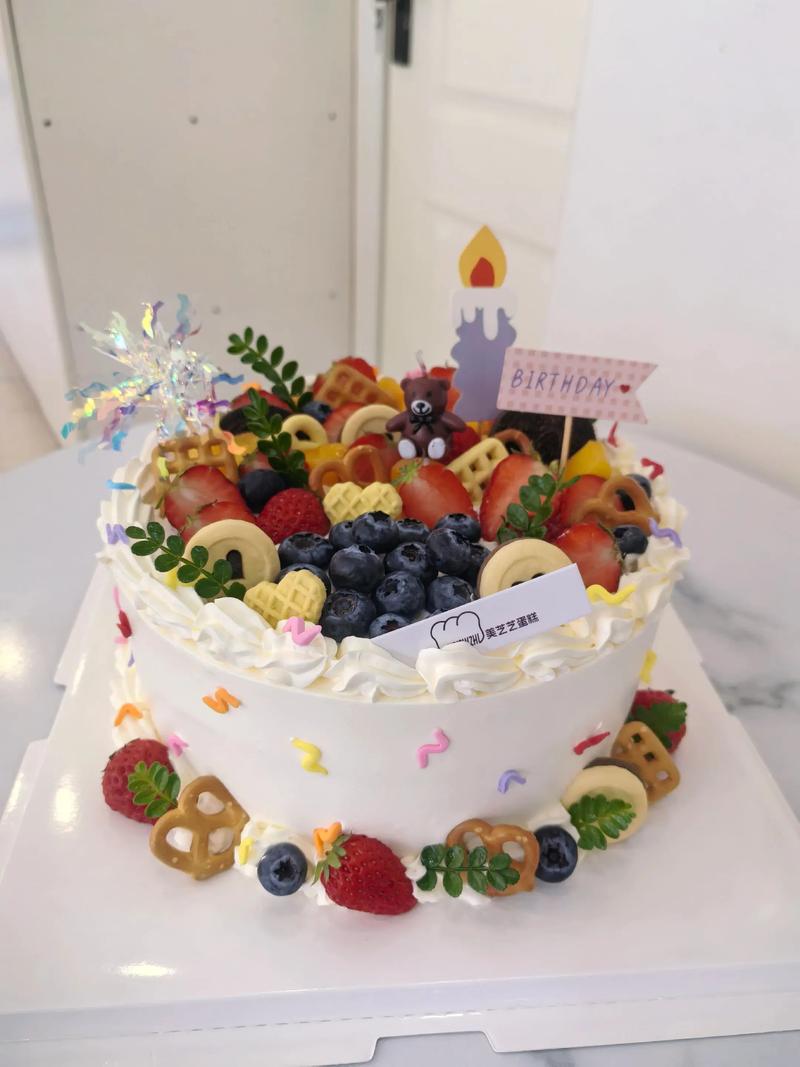 模仿网红蛋糕烧伤、磕CP买同款，别只学表面，深挖背后的逻辑才是关键