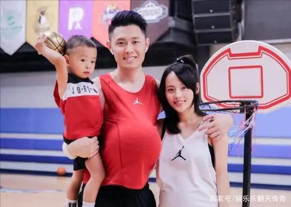 国内雀斑多的女明星_泪痣美女明星推荐_女明星脸上痣的美人