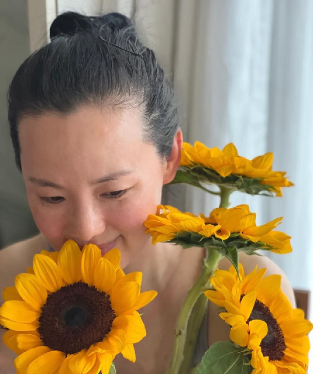 大脸气质中年女星_脸大显气质女星_韩国脸大女明星