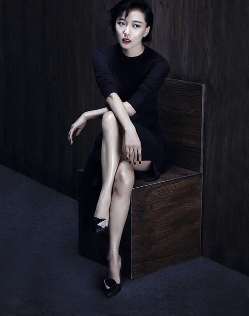 王珞丹平胸调侃_平胸女星_全球大胸女明星